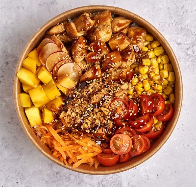 Poké bowl de pollo